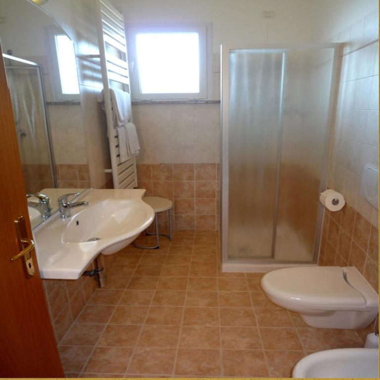 Residence Miralago Rooms & Apartments Manerba del Garda Pokój zdjęcie