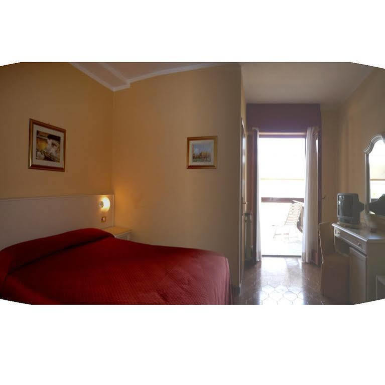 Residence Miralago Rooms & Apartments Manerba del Garda Zewnętrze zdjęcie